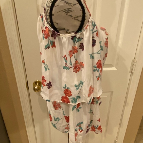 NWT Coco & Jameson cold shoulder top Jrs Large - Picture 5 of 7